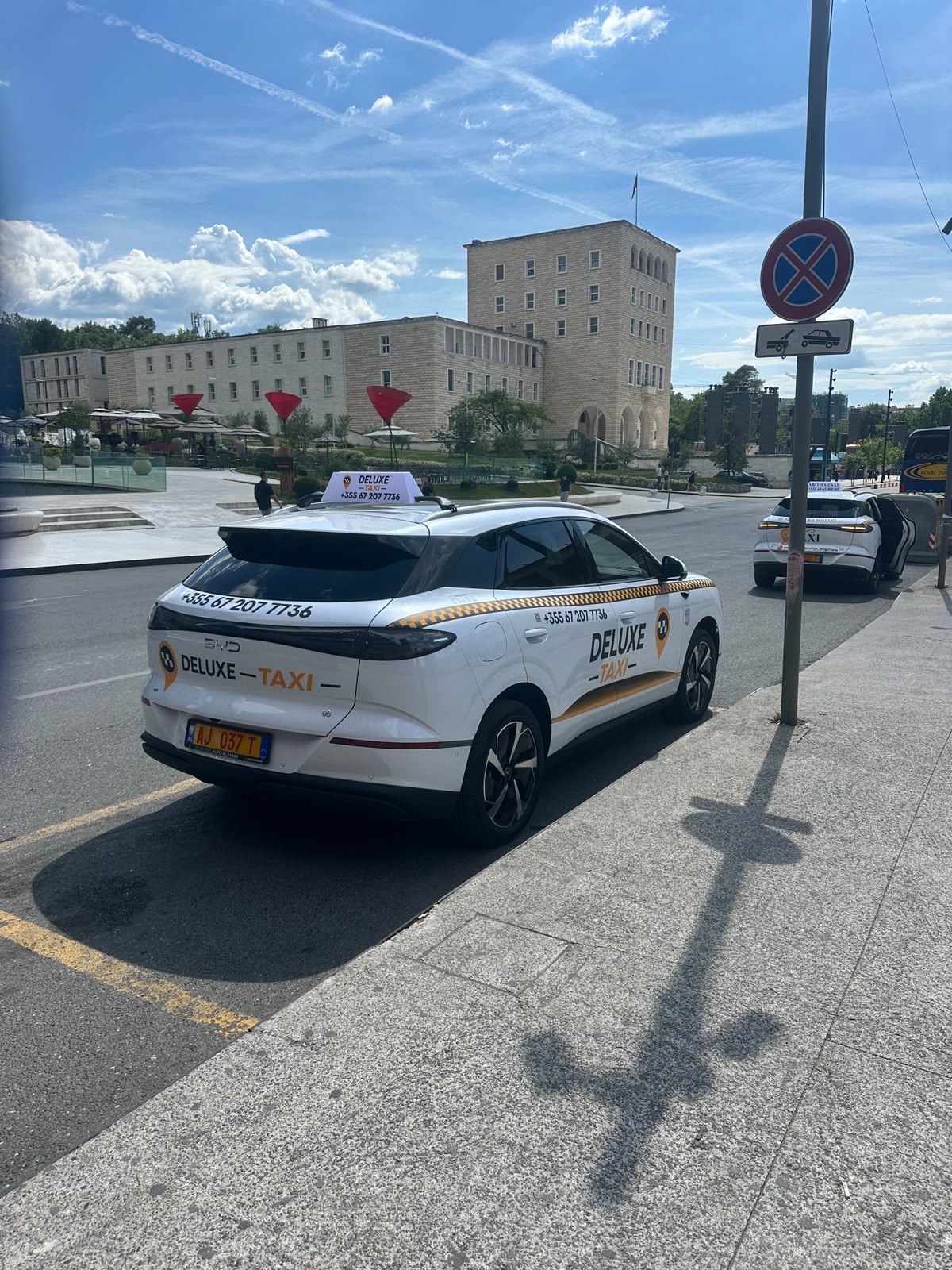 Deluxe Taxi BYD Sealion 06 nga pas